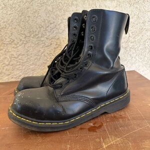 Dr. Martens Black Leather Lace-Up Boots Air Wear
